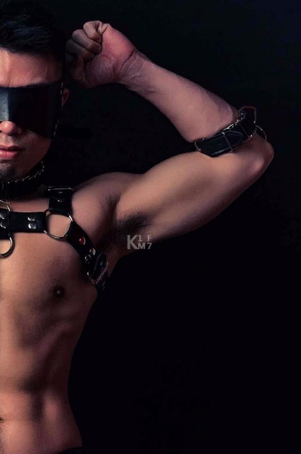 BE-A-MODEL-1-創刊號-X-ISSUE-面具男的情慾世界